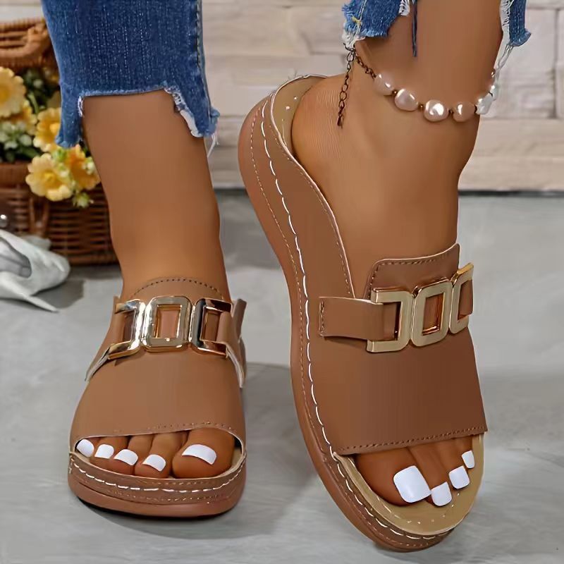 Casual and fashionable minimalist fish-mouth sandals with metal buckles