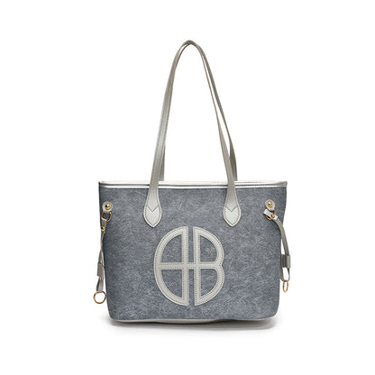 Casual and stylish shoulder bag