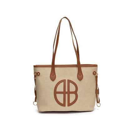 Casual and stylish shoulder bag