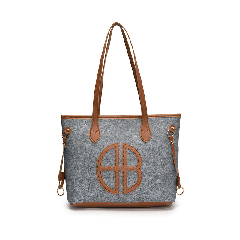 Casual and stylish shoulder bag