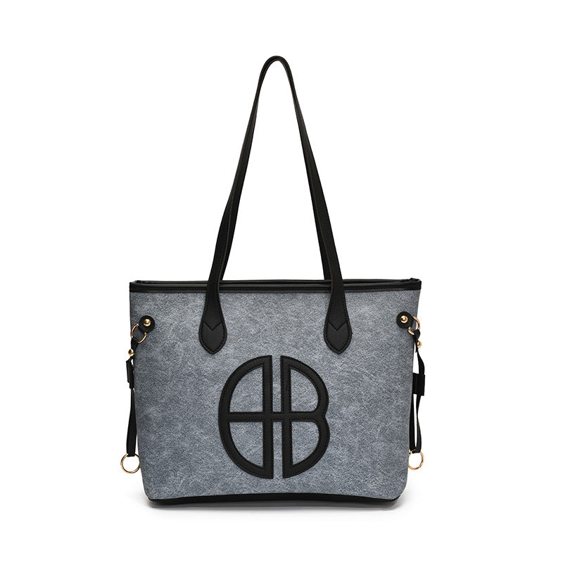 Casual and stylish shoulder bag