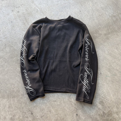 Casual and versatile long-sleeved T-shirt