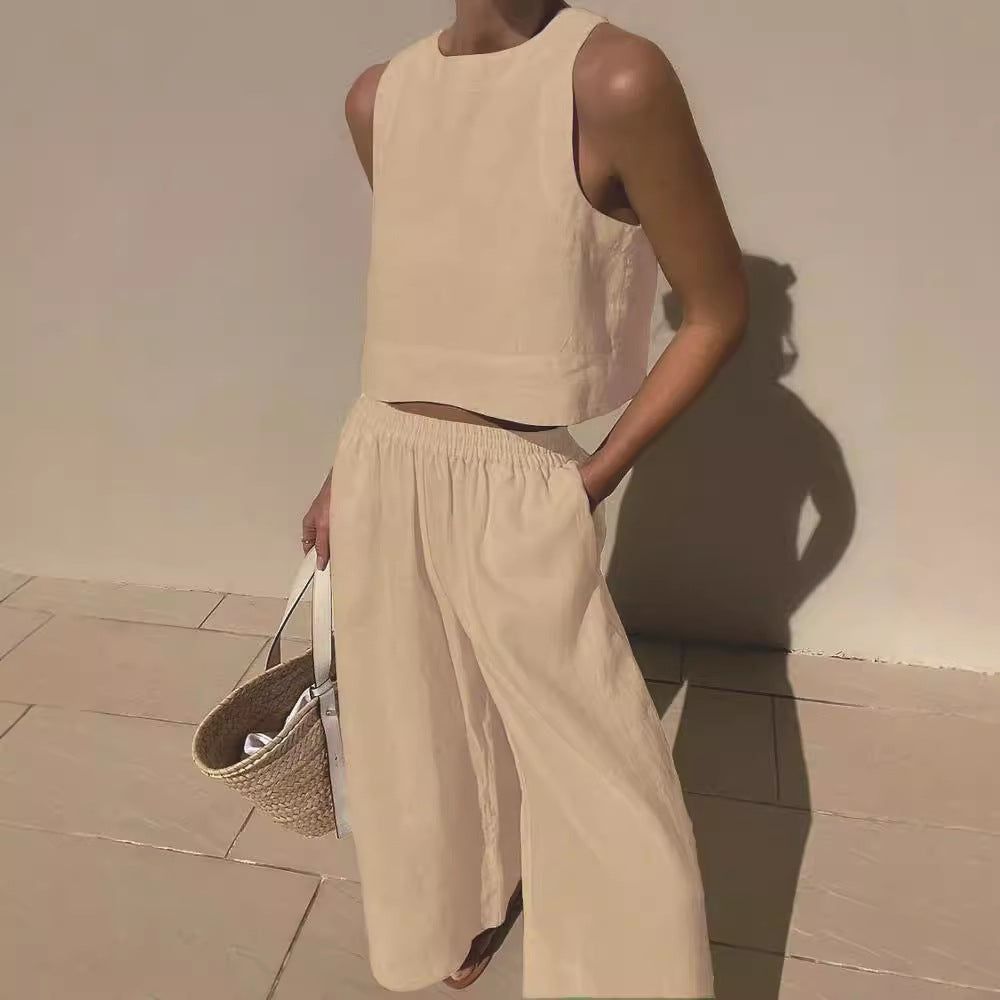 Casual loose solid color sleeveless shirt and trousers
