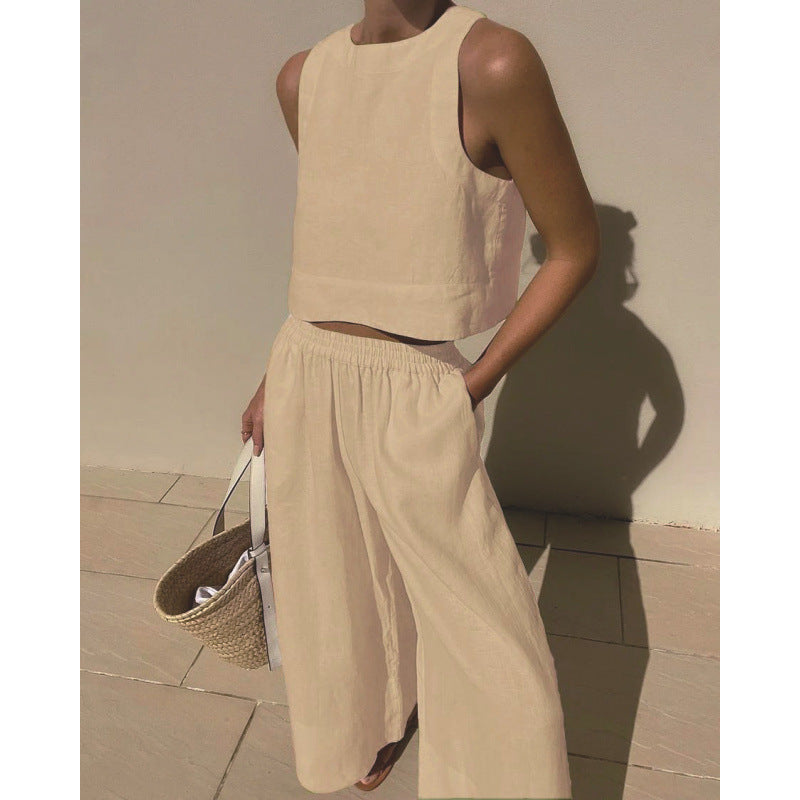 Casual loose solid color sleeveless shirt and trousers