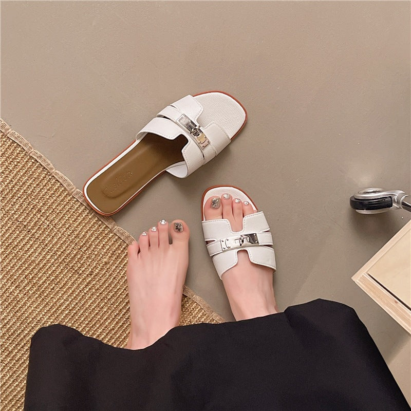 Casual metal-buckle slippers