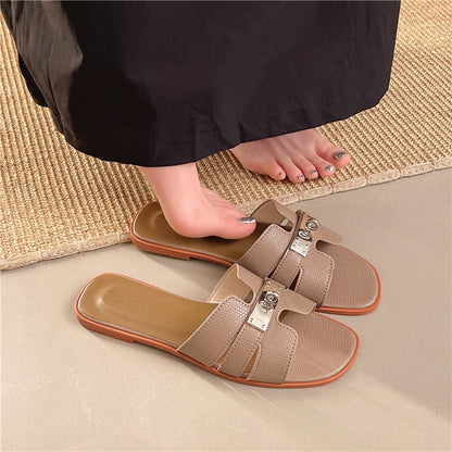 Casual metal-buckle slippers