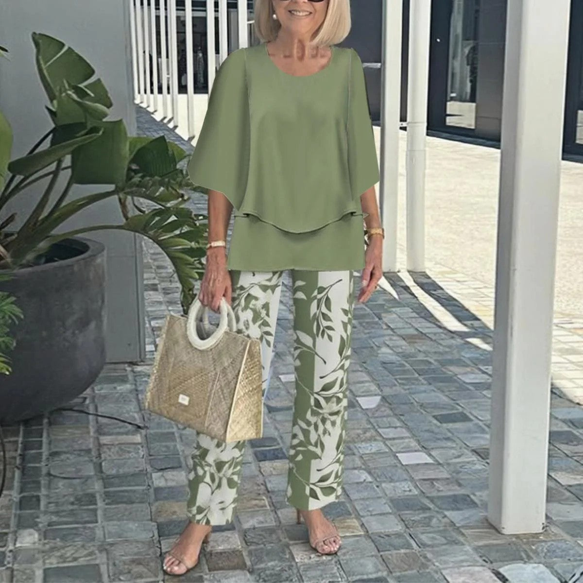 Casual Round-Neck, Three-Quarter-Sleeve Top