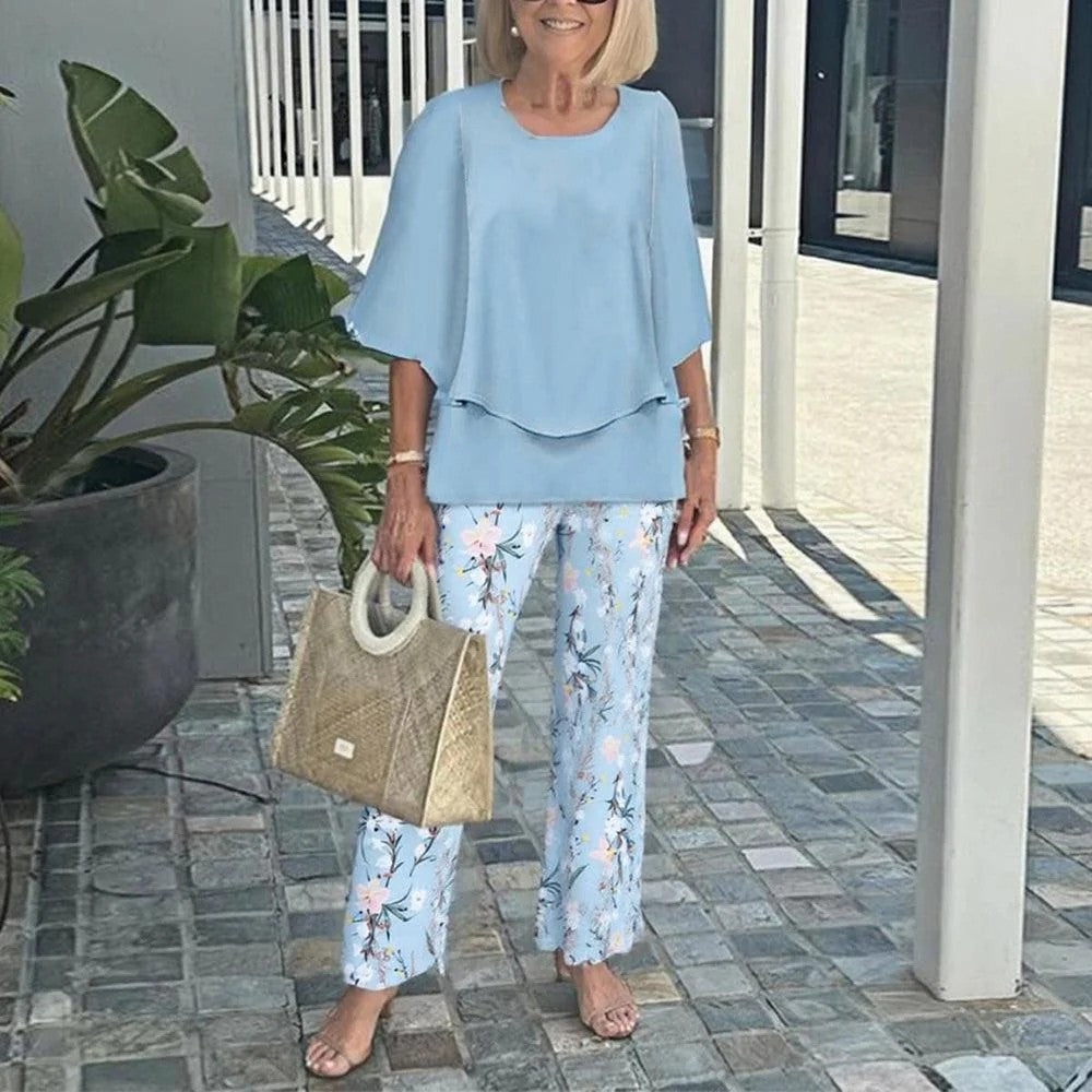 Casual Round-Neck, Three-Quarter-Sleeve Top