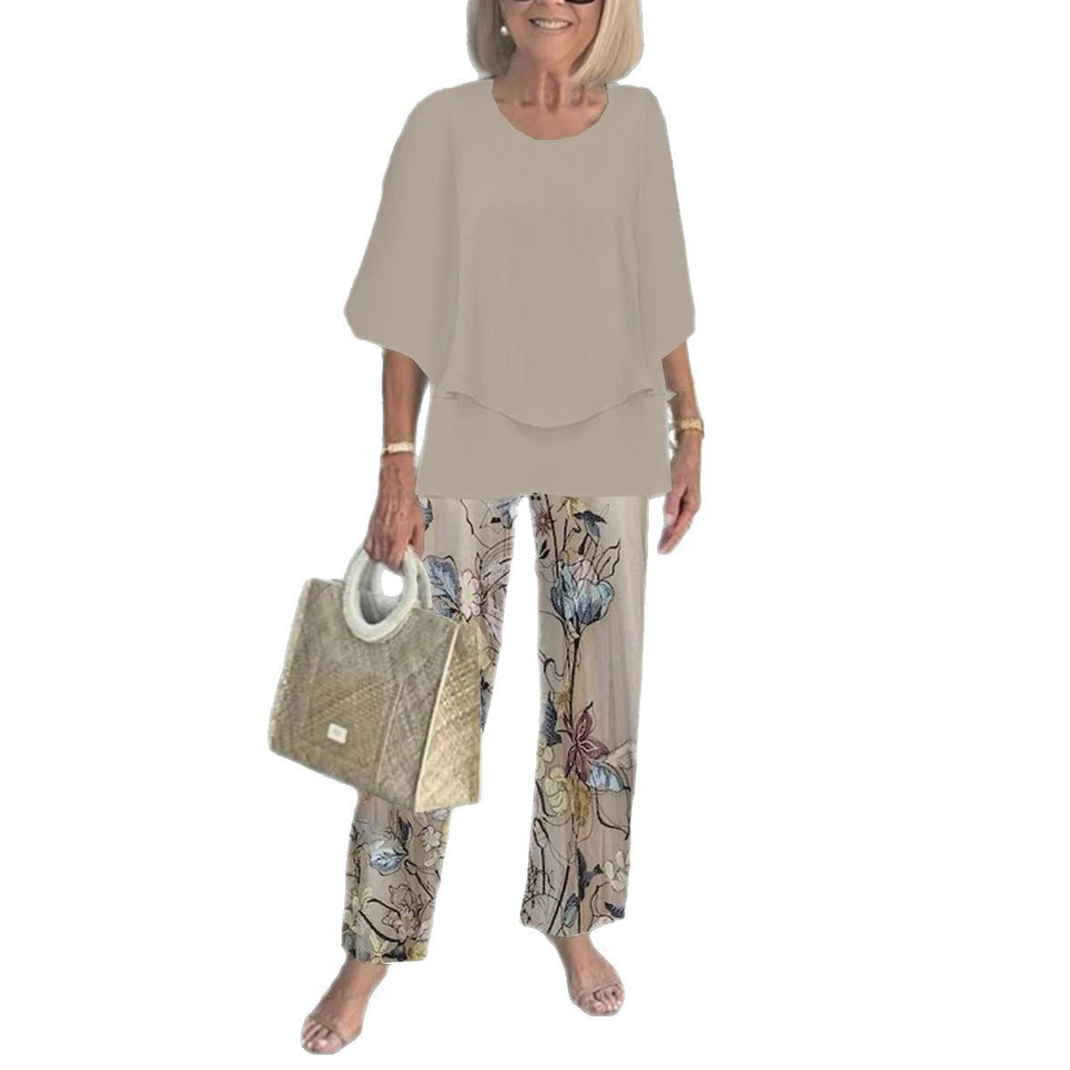 Casual Round-Neck, Three-Quarter-Sleeve Top