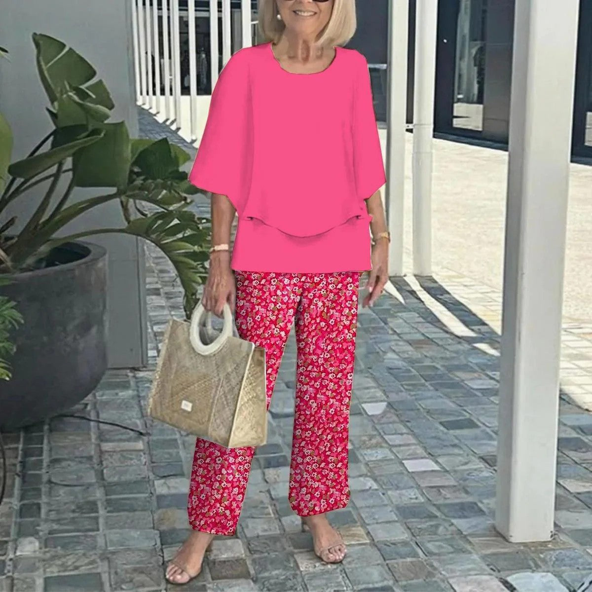 Casual Round-Neck, Three-Quarter-Sleeve Top