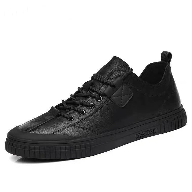 Casual shoes for men with added insulation for warmth