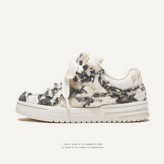 casual shoes