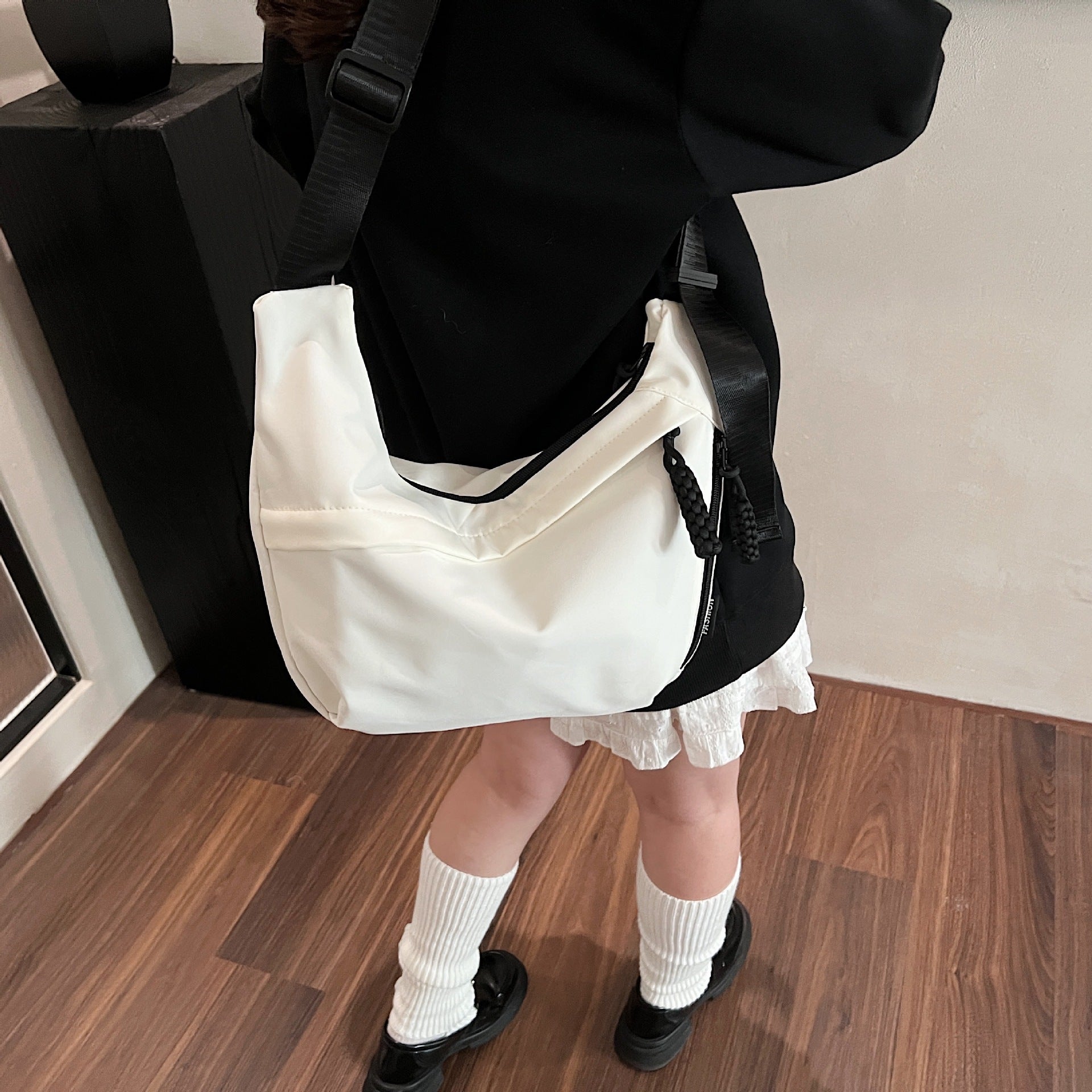 Casual shoulder bag for women