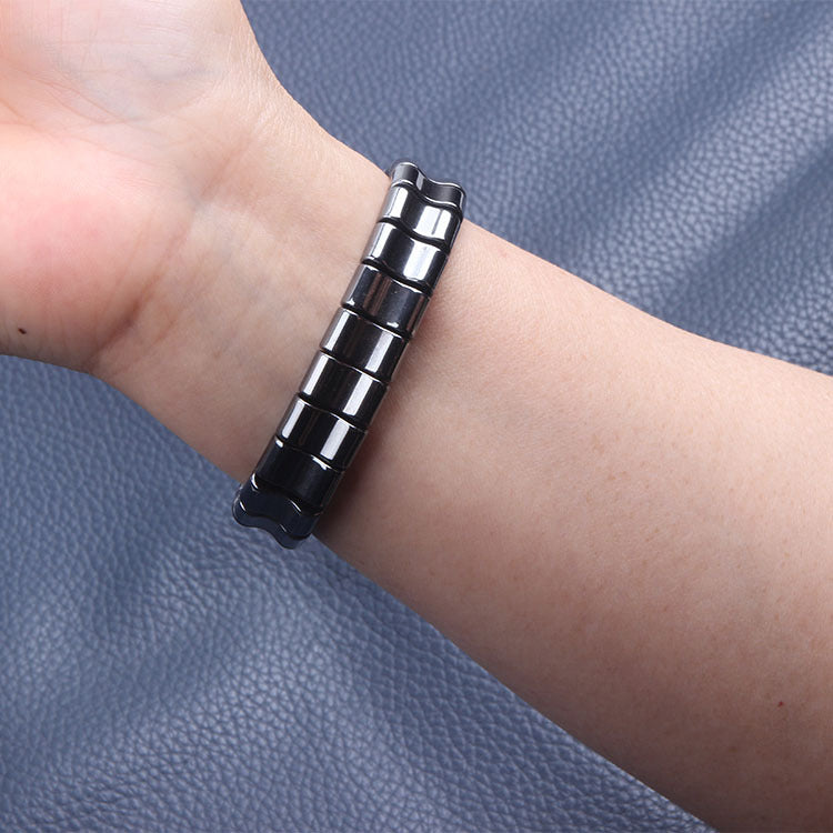 Cat-eye magnet bracelet