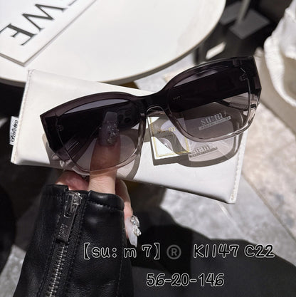 Cat-eye trendy sunglasses