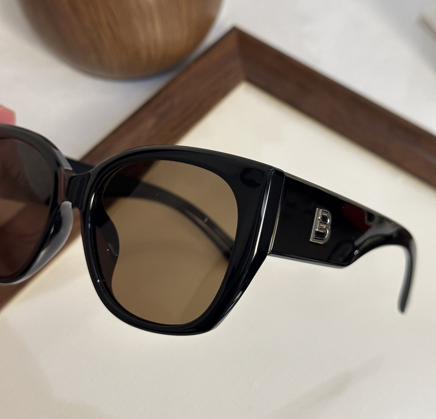 Cat-eye trendy sunglasses