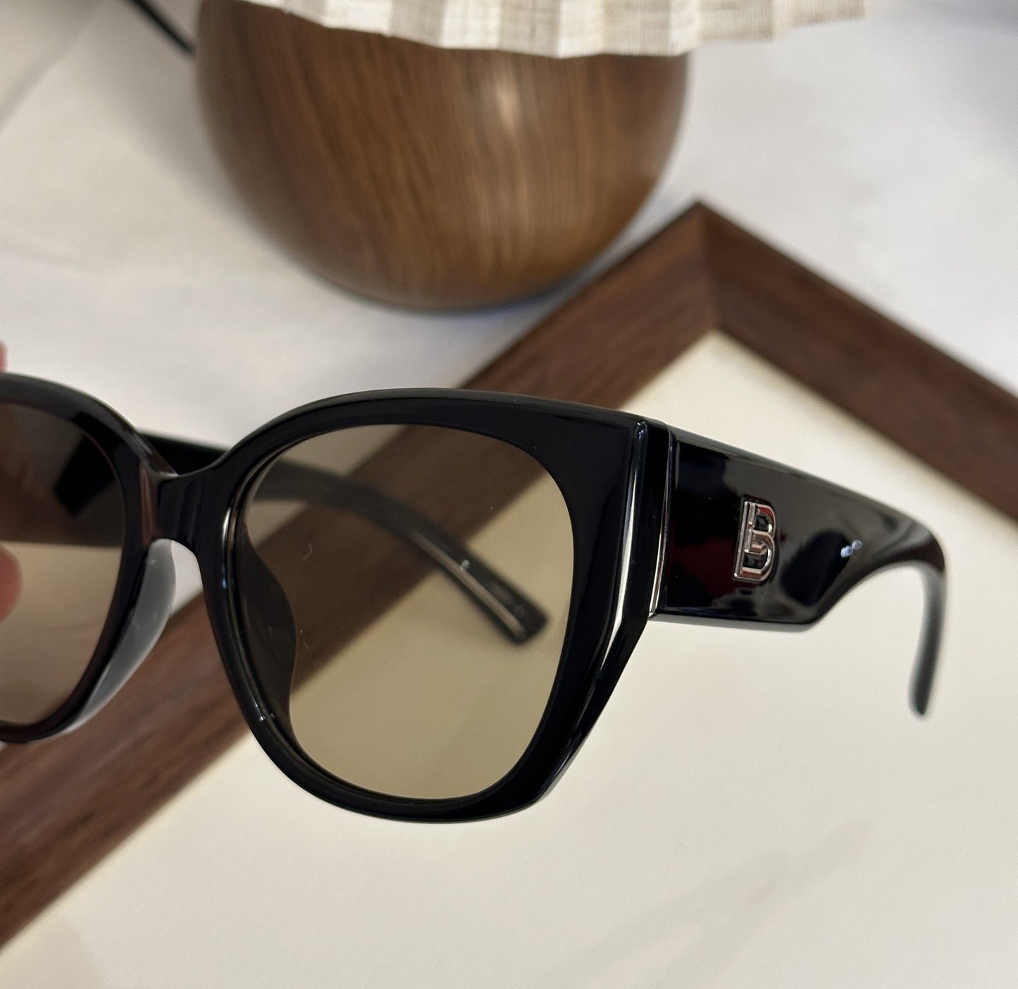 Cat-eye trendy sunglasses