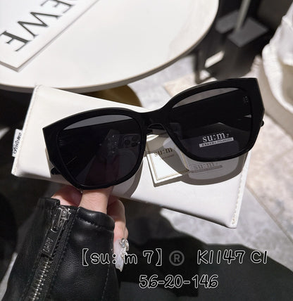Cat-eye trendy sunglasses