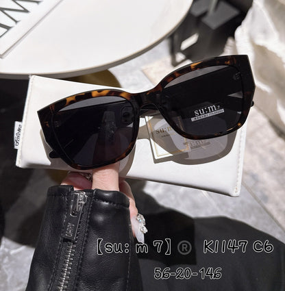 Cat-eye trendy sunglasses