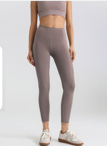 Stretchy Athletic Leggings with Mesh Side-Pockets for Fitness