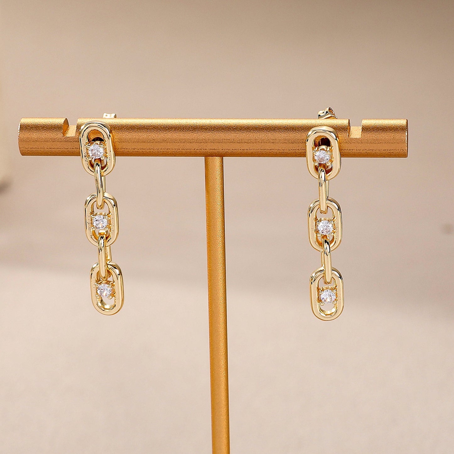 Niche Luxury Fashion Earrings – Trendy Designer-inspired Look