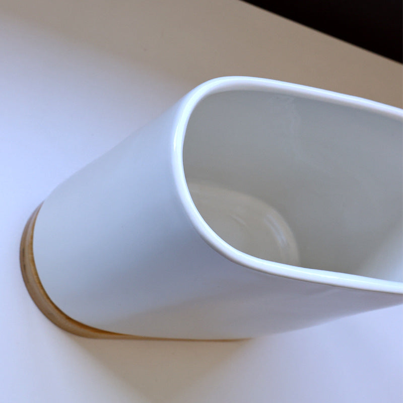 Ceramic chopstick holder