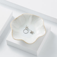 Leaf White