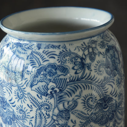 Ceramic flower arrangement vase