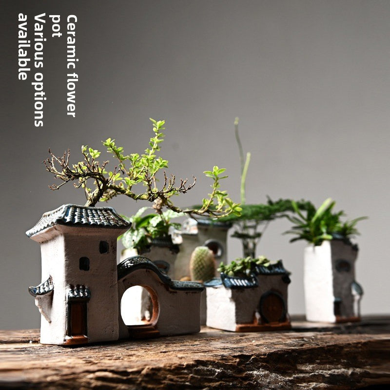 Ceramic flower pot