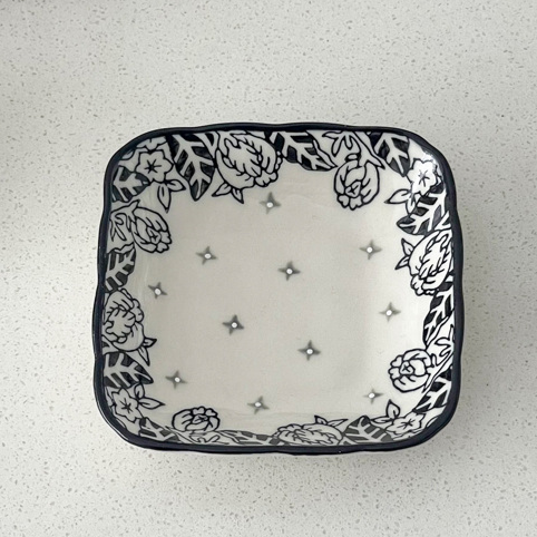 Ceramic tableware