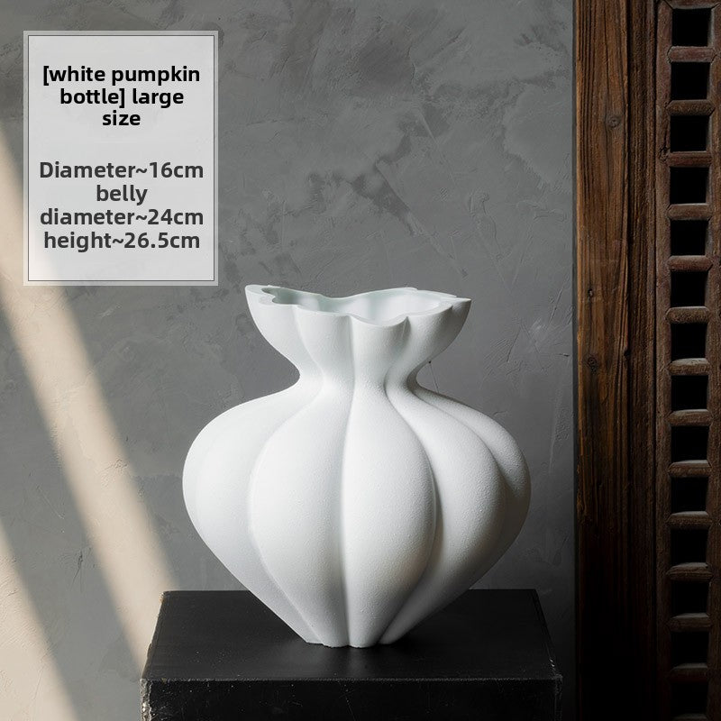 Ceramic vase - luxurious and high-end art piece