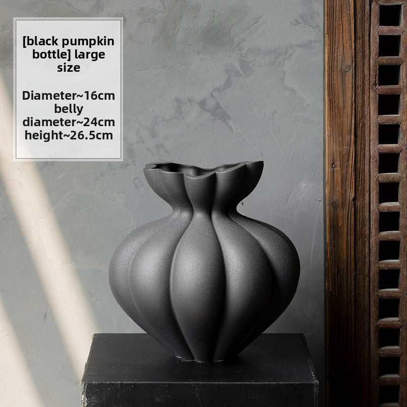Ceramic vase - luxurious and high-end art piece