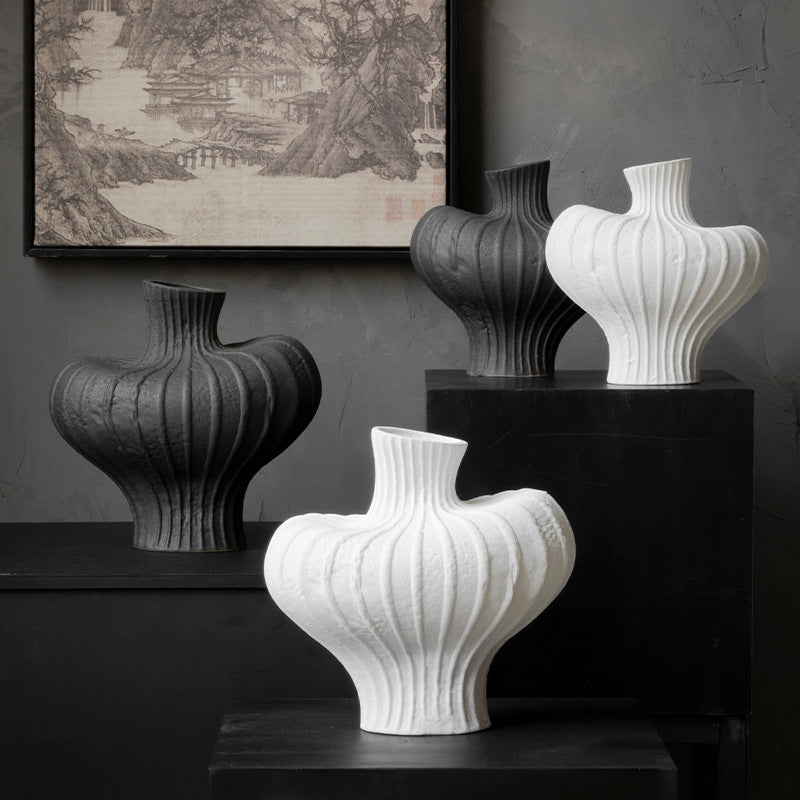 Ceramic vase - luxurious and high-end art piece