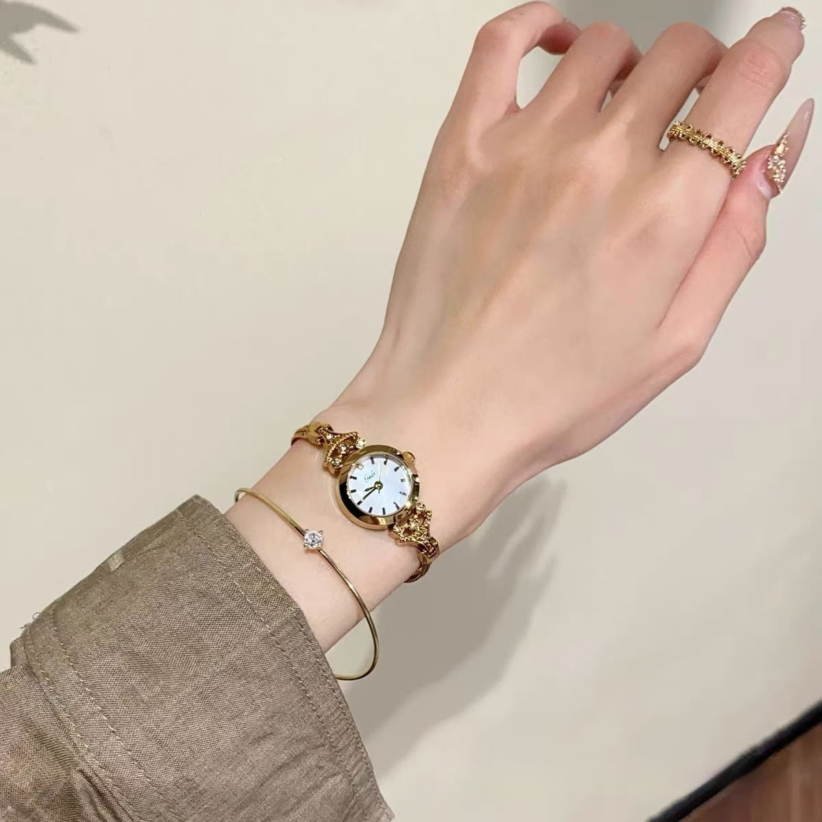 Buy Stylish Minimalist Alloy Womens Watch Elegant Design