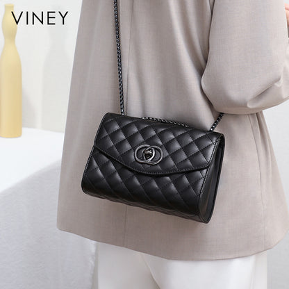 Chain shoulder bag