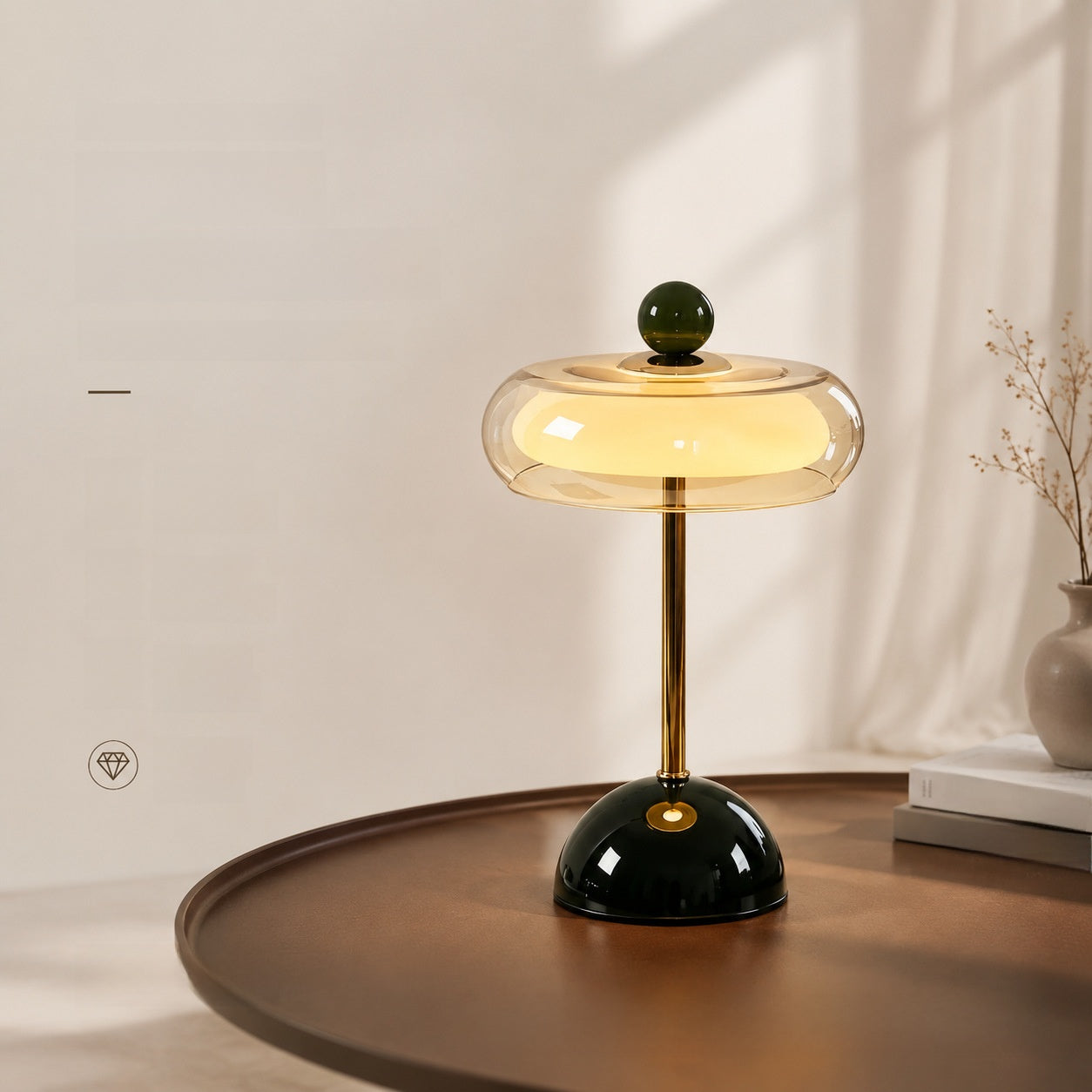 Charging desk lamp
