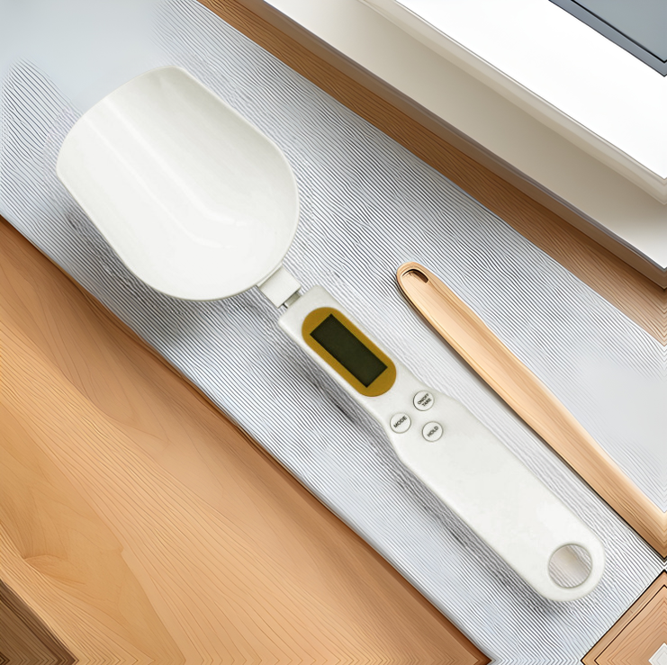 Charging spoon scale