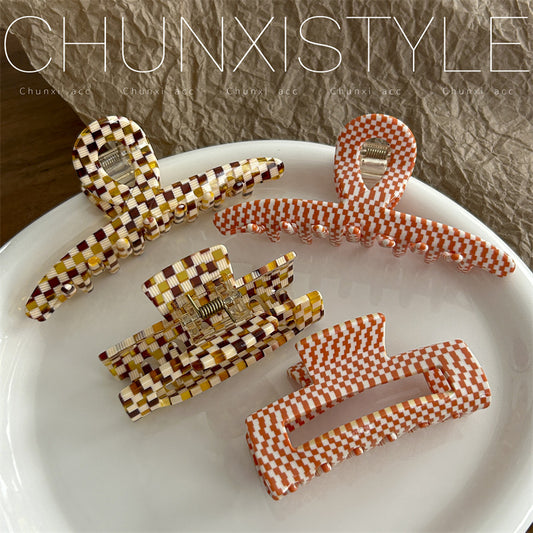 checkerboard patterned hair claw clip