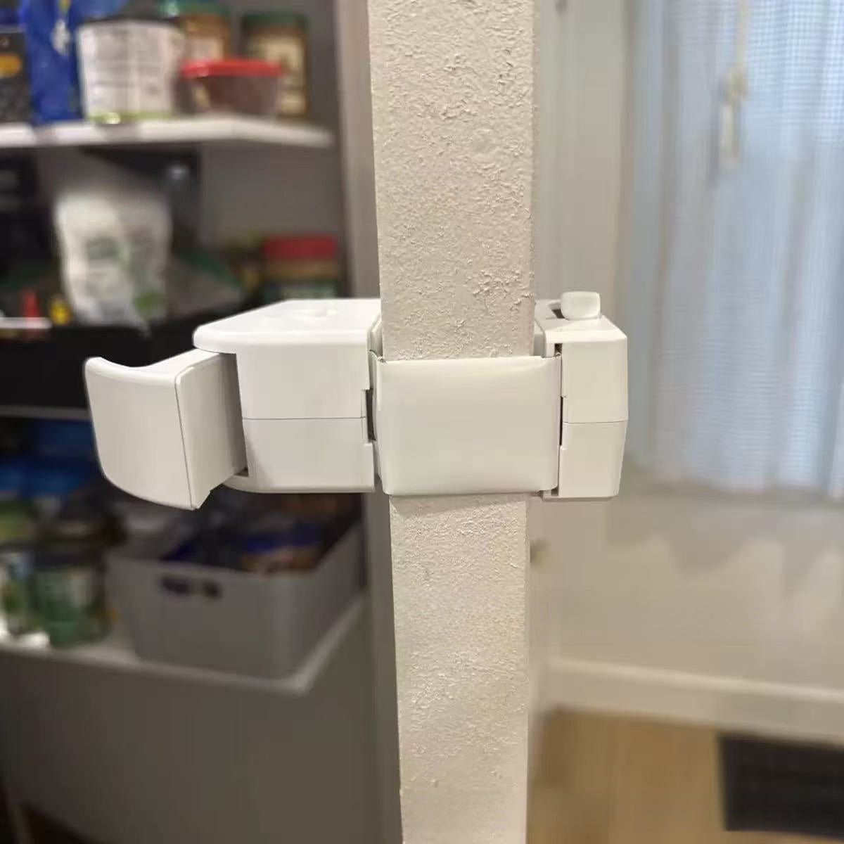 Childproof Safety Lock for Interior Doors