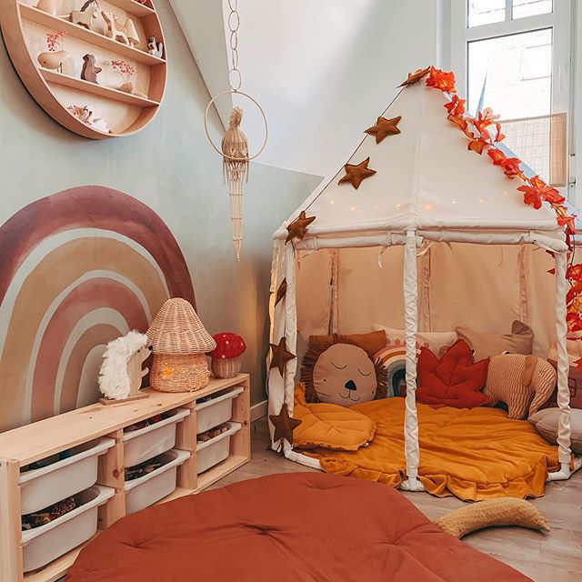 Children's Canvas Play Tent with 8 Doors