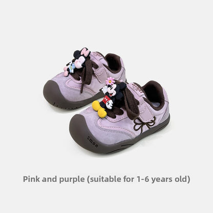 Children's sports shoes
