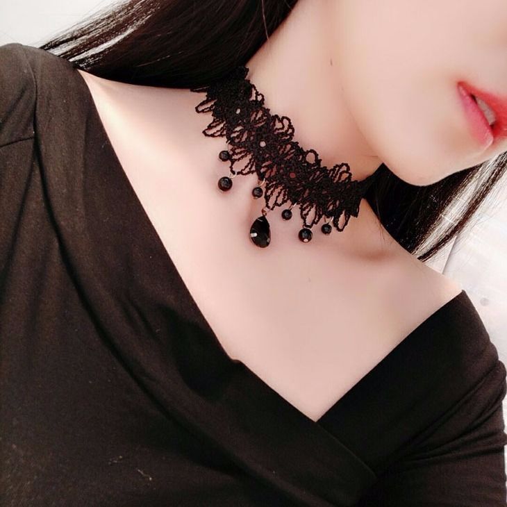 Choker lace necklace