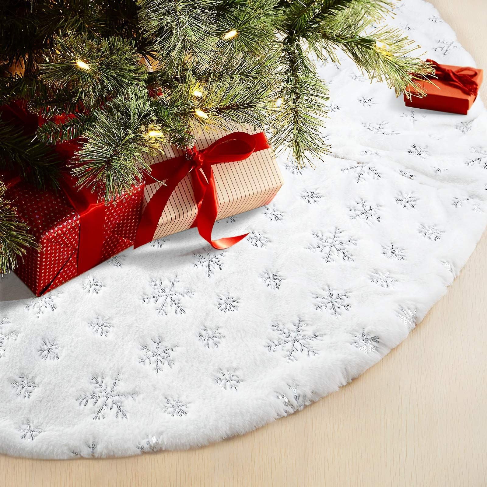 Christmas tree skirt