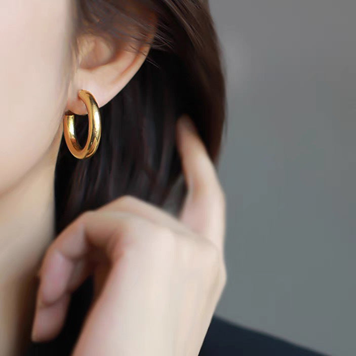 Circular earrings
