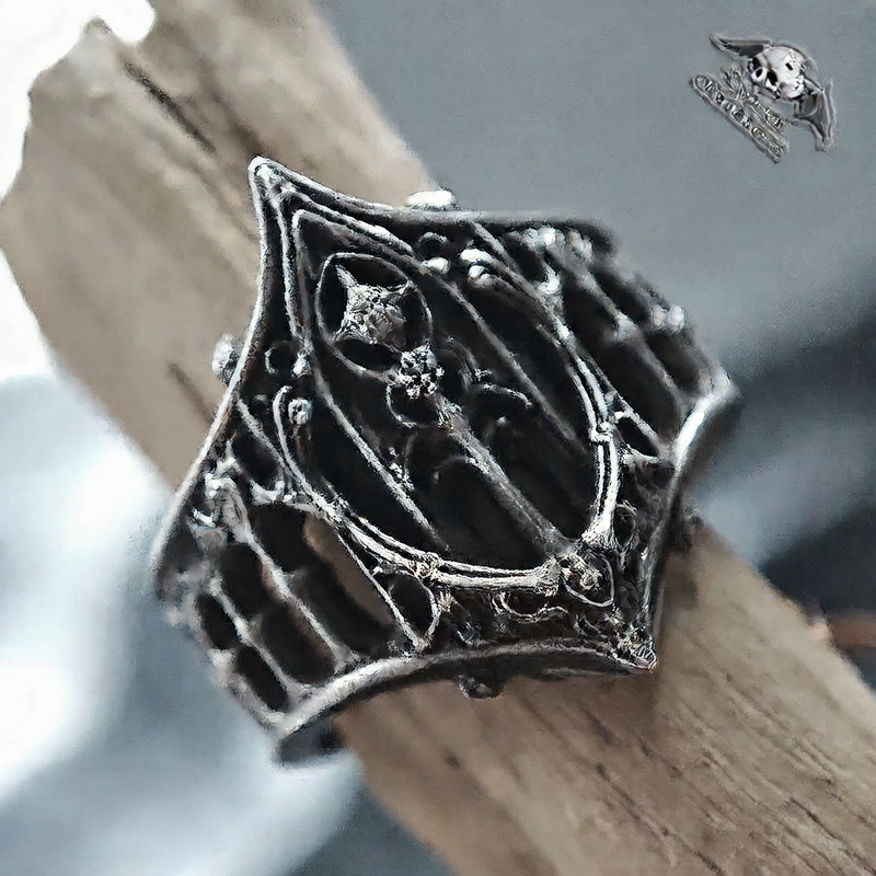 Classic Gothic Vintage Ring