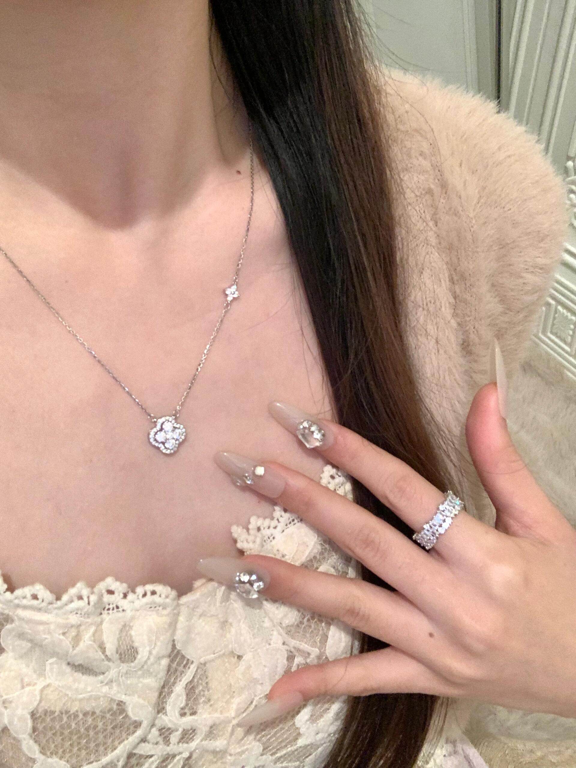 Clavicle chain