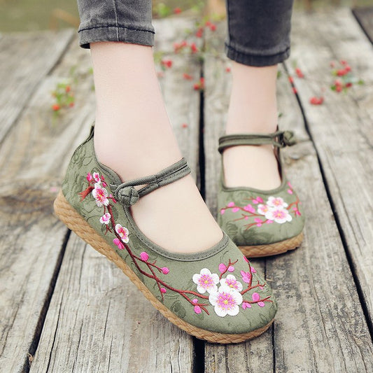 Cloth shoes