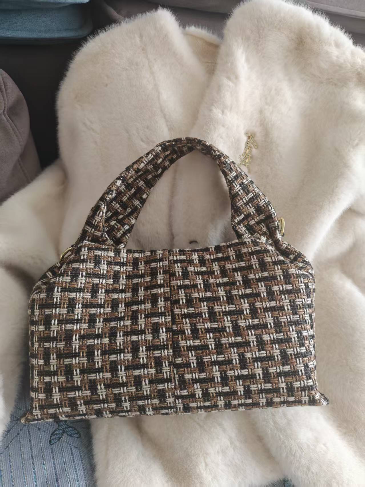 Cloud Dumpling Shoulder Bag