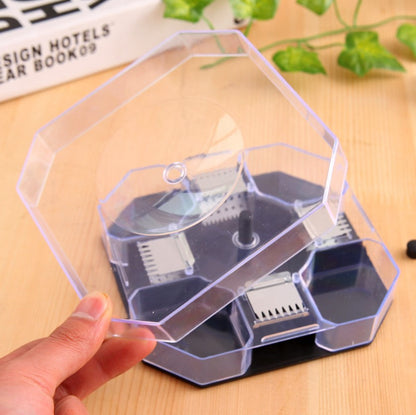 Cockroach trapping device
