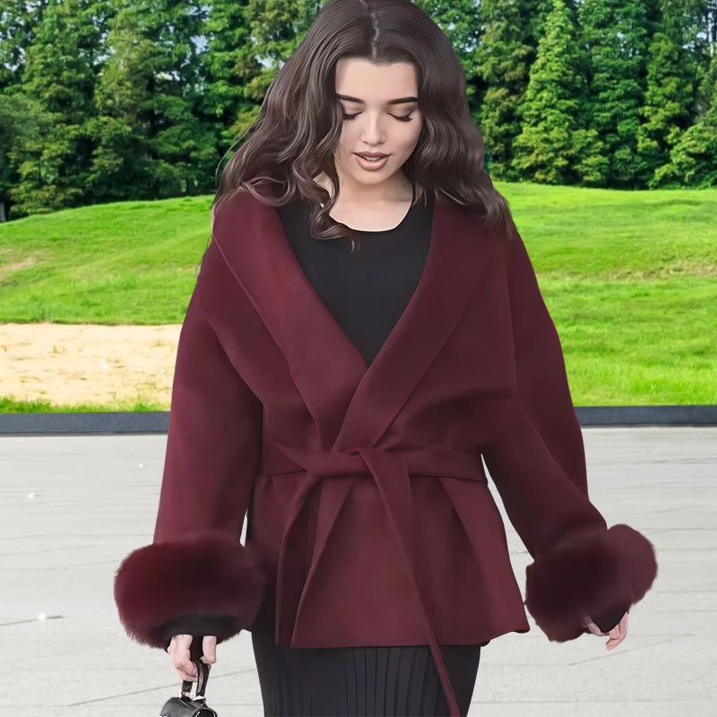 Collared solid-colored wool coat
